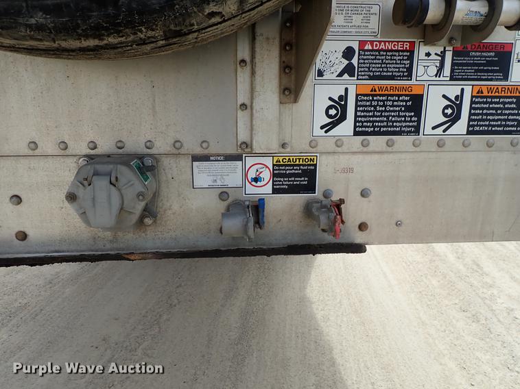 image for item DF8911 2011 Wilson Silver Star PSDCL-402 livestock trailer