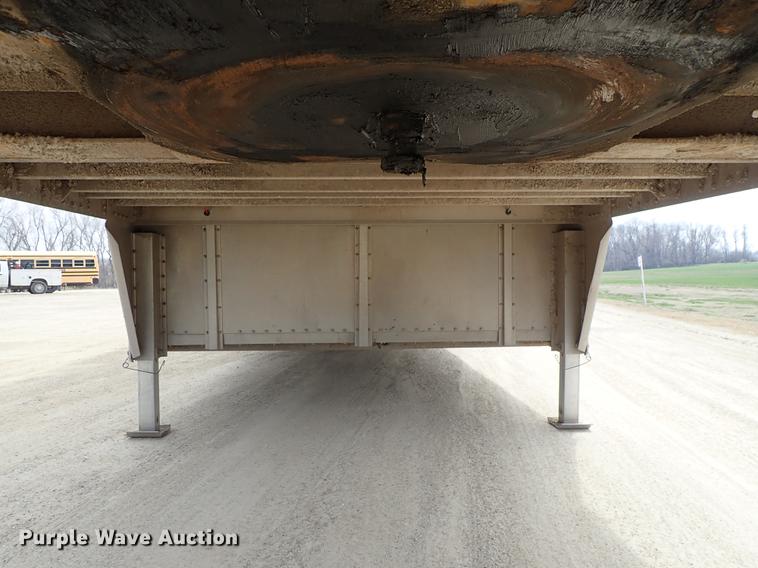 image for item DF8911 2011 Wilson Silver Star PSDCL-402 livestock trailer