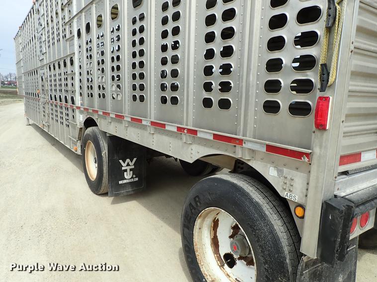 image for item DF8911 2011 Wilson Silver Star PSDCL-402 livestock trailer
