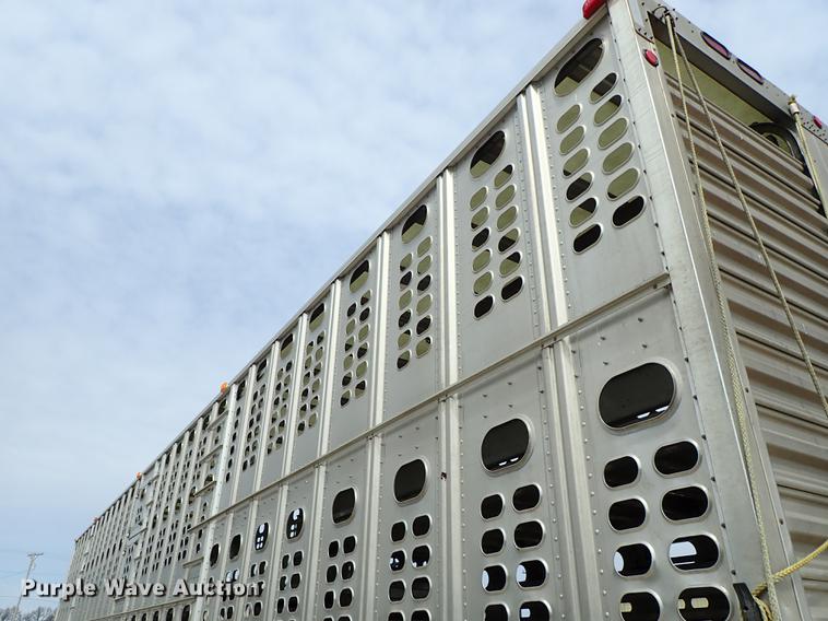image for item DF8911 2011 Wilson Silver Star PSDCL-402 livestock trailer
