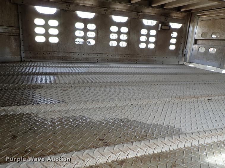 image for item DF8911 2011 Wilson Silver Star PSDCL-402 livestock trailer