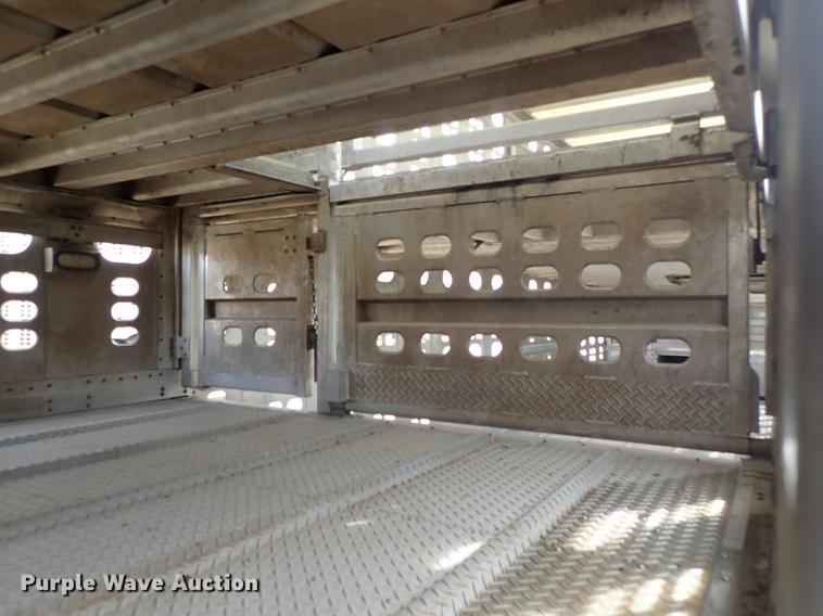 image for item DF8911 2011 Wilson Silver Star PSDCL-402 livestock trailer