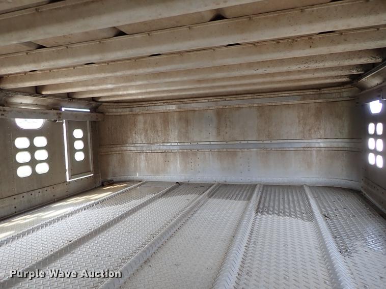 image for item DF8911 2011 Wilson Silver Star PSDCL-402 livestock trailer