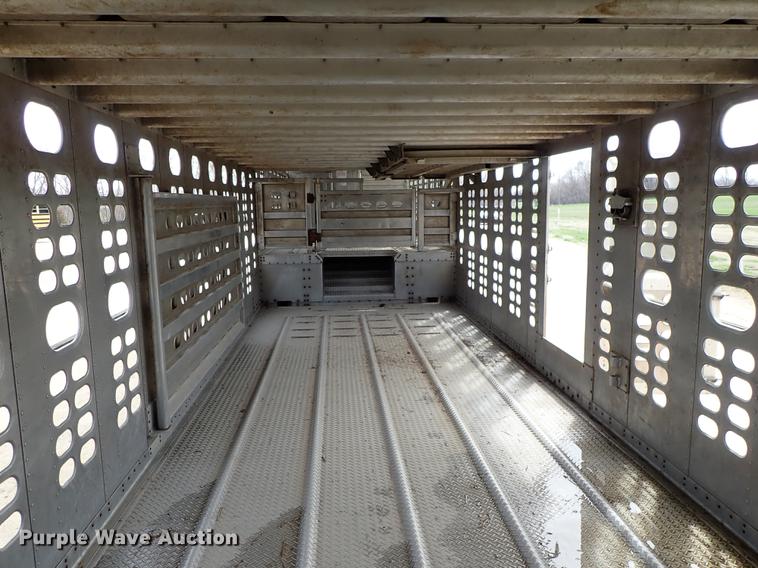 image for item DF8911 2011 Wilson Silver Star PSDCL-402 livestock trailer