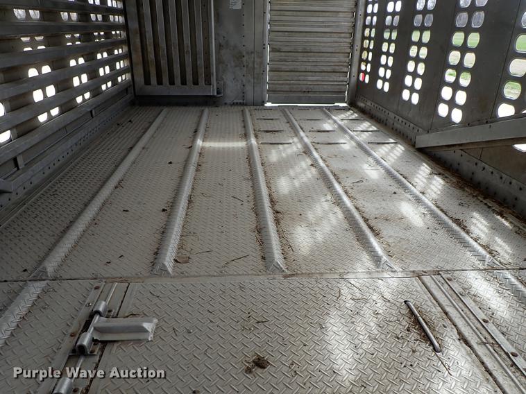 image for item DF8911 2011 Wilson Silver Star PSDCL-402 livestock trailer