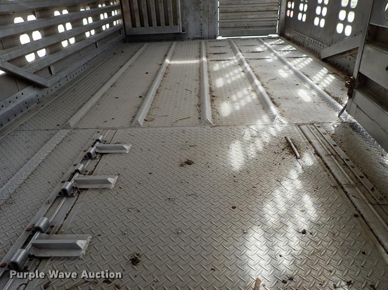 image for item DF8911 2011 Wilson Silver Star PSDCL-402 livestock trailer