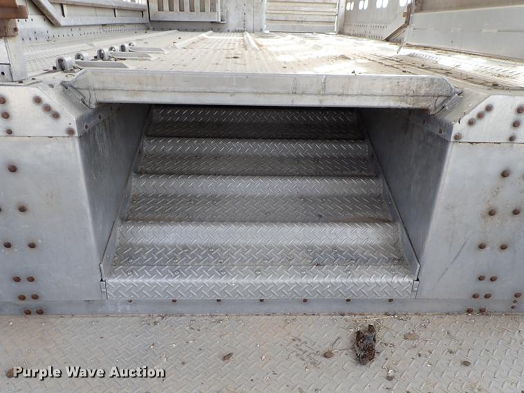 image for item DF8911 2011 Wilson Silver Star PSDCL-402 livestock trailer