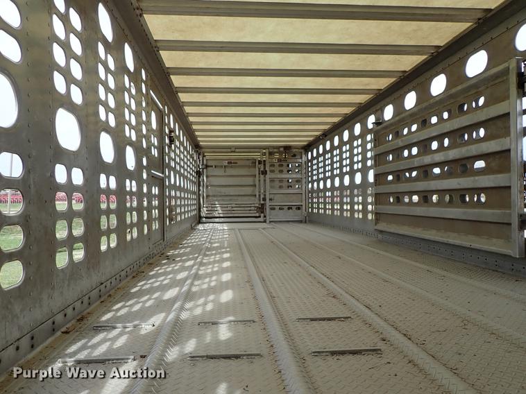 image for item DF8911 2011 Wilson Silver Star PSDCL-402 livestock trailer