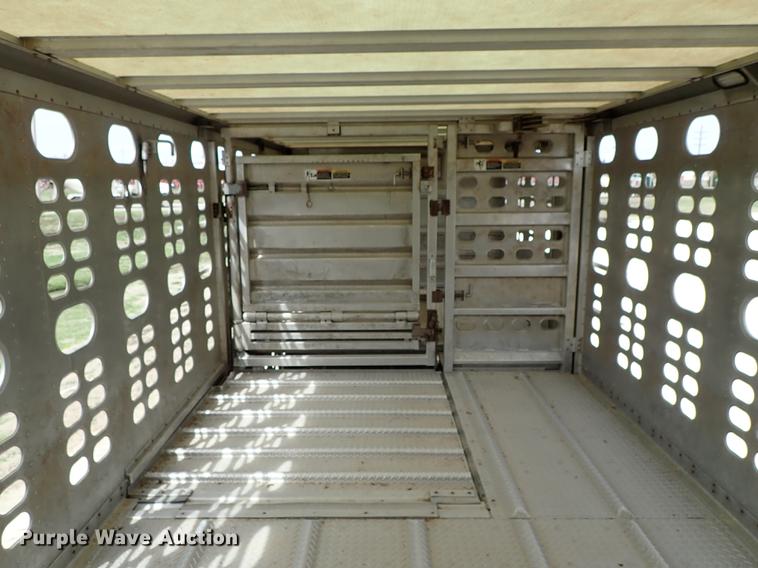 image for item DF8911 2011 Wilson Silver Star PSDCL-402 livestock trailer
