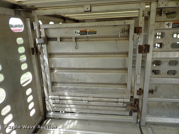 image for item DF8911 2011 Wilson Silver Star PSDCL-402 livestock trailer