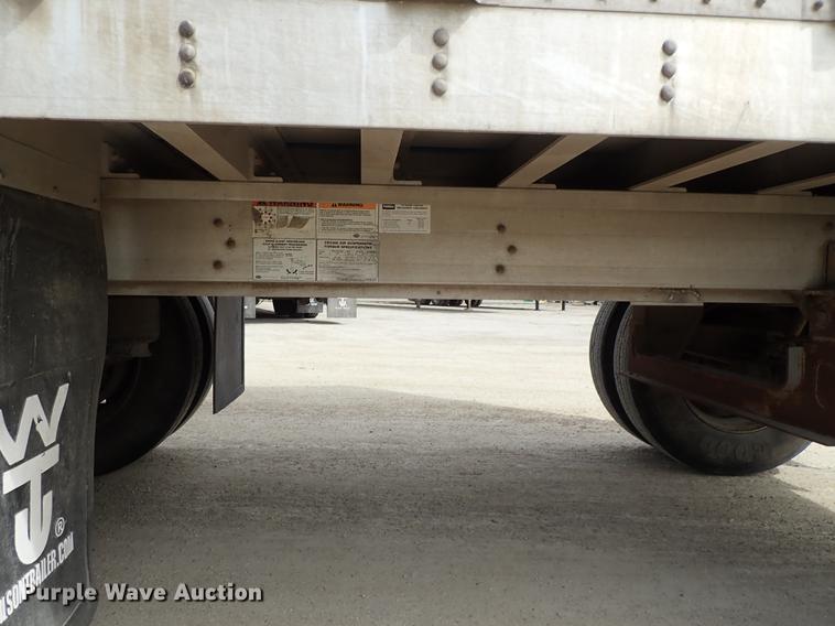 image for item DF8911 2011 Wilson Silver Star PSDCL-402 livestock trailer