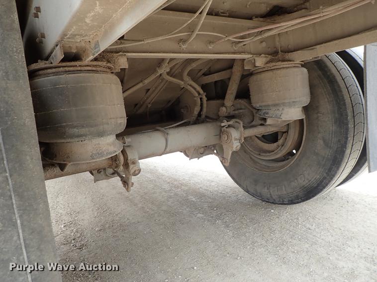 image for item DF8911 2011 Wilson Silver Star PSDCL-402 livestock trailer