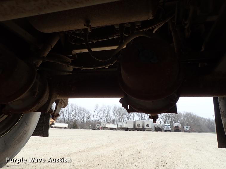 image for item DF8911 2011 Wilson Silver Star PSDCL-402 livestock trailer