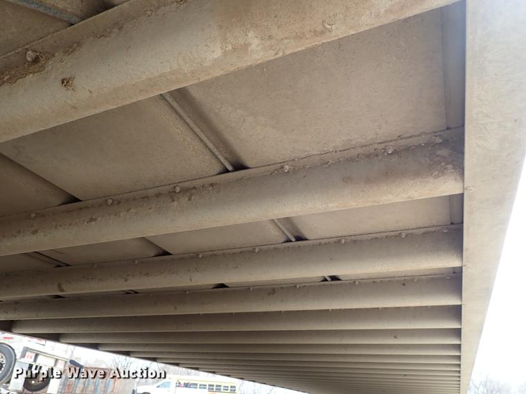 image for item DF8911 2011 Wilson Silver Star PSDCL-402 livestock trailer