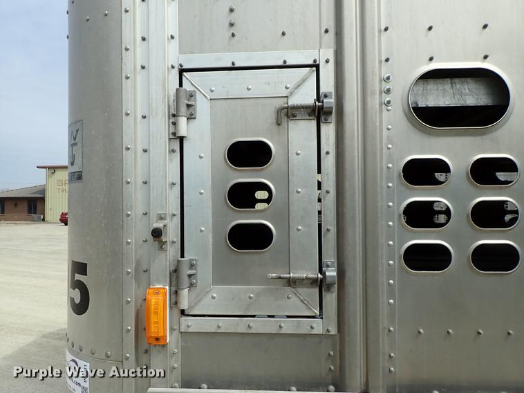 image for item DF8911 2011 Wilson Silver Star PSDCL-402 livestock trailer