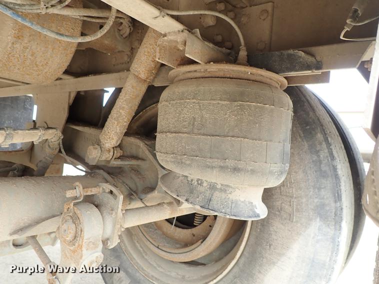 image for item DF8911 2011 Wilson Silver Star PSDCL-402 livestock trailer