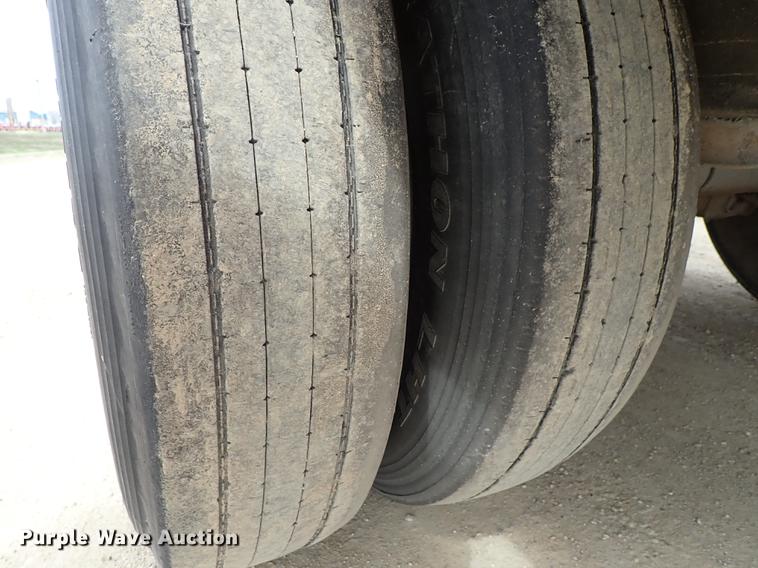 image for item DF8911 2011 Wilson Silver Star PSDCL-402 livestock trailer