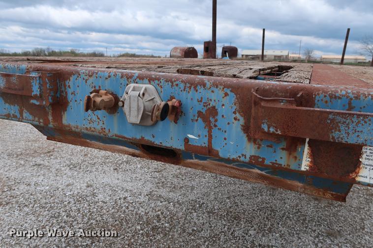 image for item DG3410 1997 Fruehauf PBA-NF2-45N flatbed trailer