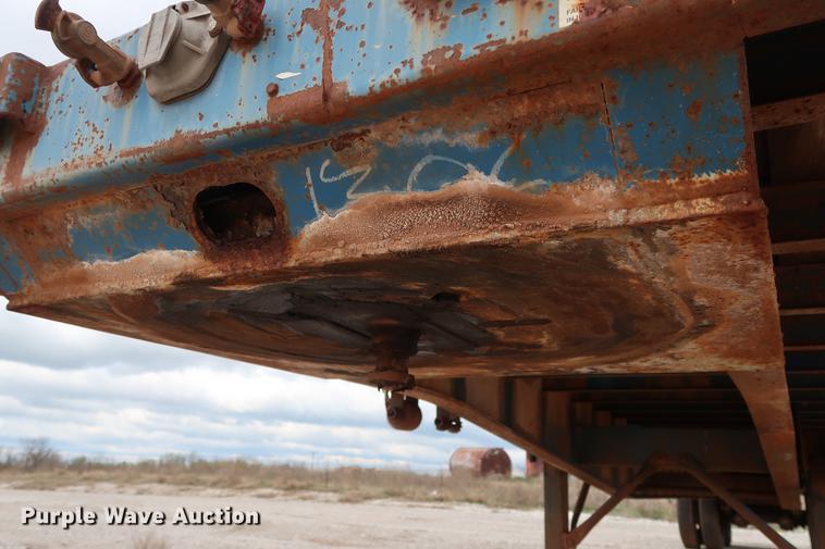 image for item DG3410 1997 Fruehauf PBA-NF2-45N flatbed trailer