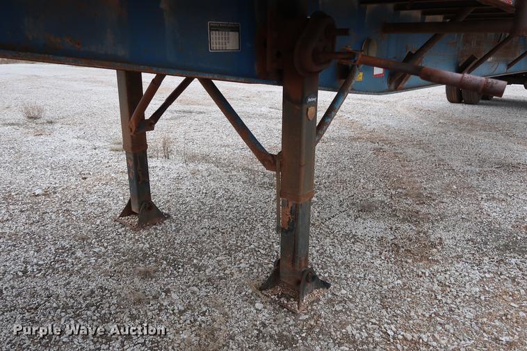 image for item DG3410 1997 Fruehauf PBA-NF2-45N flatbed trailer