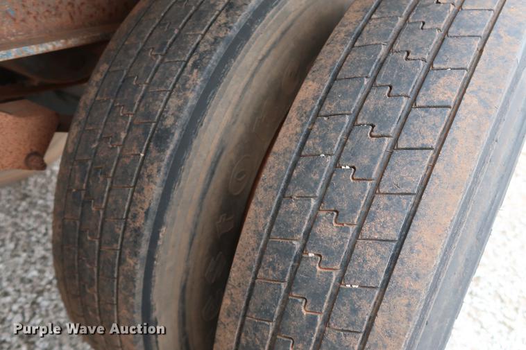 image for item DG3410 1997 Fruehauf PBA-NF2-45N flatbed trailer