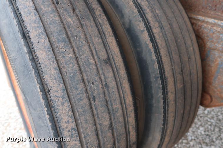 image for item DG3410 1997 Fruehauf PBA-NF2-45N flatbed trailer