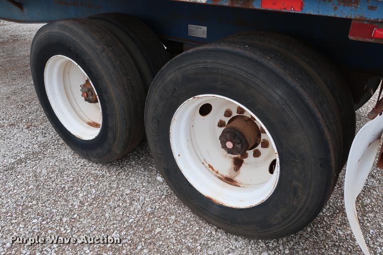 image for item DG3410 1997 Fruehauf PBA-NF2-45N flatbed trailer