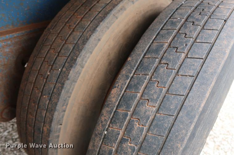 image for item DG3410 1997 Fruehauf PBA-NF2-45N flatbed trailer