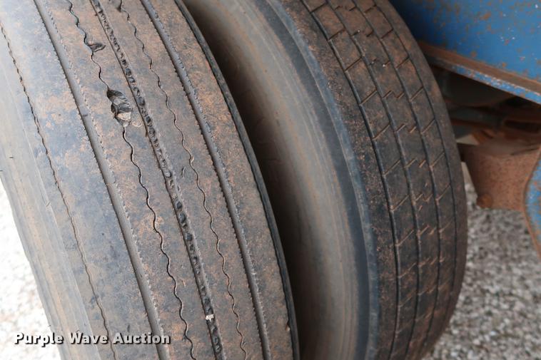 image for item DG3410 1997 Fruehauf PBA-NF2-45N flatbed trailer