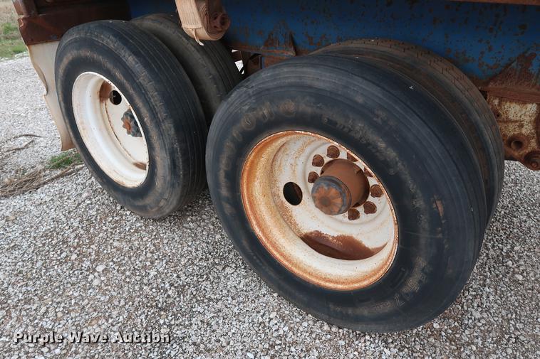 image for item DG3411 1998 Fruehauf PBA-NF2-45N flatbed trailer