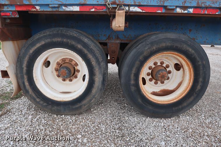 image for item DG3411 1998 Fruehauf PBA-NF2-45N flatbed trailer