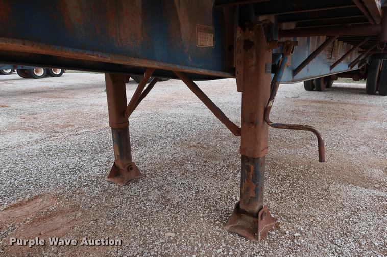 image for item DG3414 1997 Fruehauf PBA-NF2-45N flatbed trailer