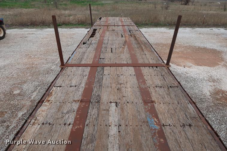 image for item DG3414 1997 Fruehauf PBA-NF2-45N flatbed trailer