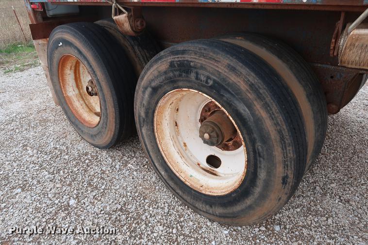 image for item DG3414 1997 Fruehauf PBA-NF2-45N flatbed trailer