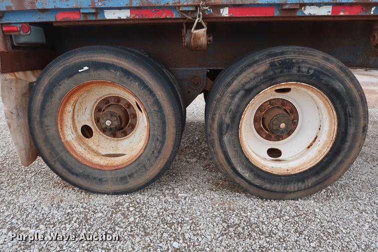 image for item DG3414 1997 Fruehauf PBA-NF2-45N flatbed trailer