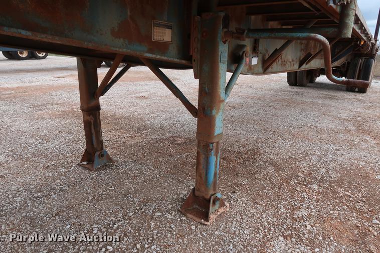 image for item DG3415 1997 Fruehauf PBA-NF2-45N flatbed trailer