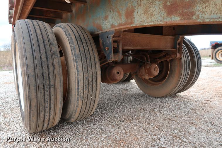 image for item DG3415 1997 Fruehauf PBA-NF2-45N flatbed trailer