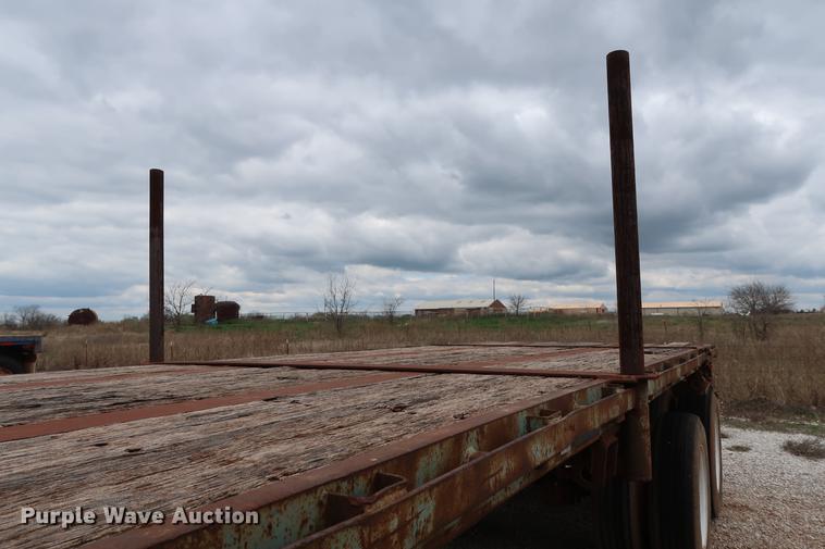 image for item DG3415 1997 Fruehauf PBA-NF2-45N flatbed trailer