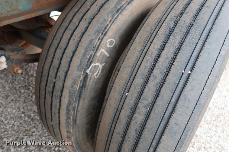 image for item DG3415 1997 Fruehauf PBA-NF2-45N flatbed trailer