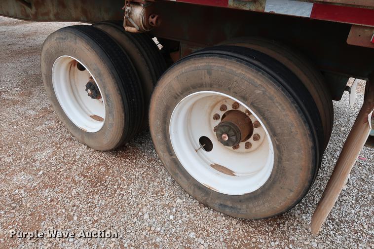 image for item DG3415 1997 Fruehauf PBA-NF2-45N flatbed trailer