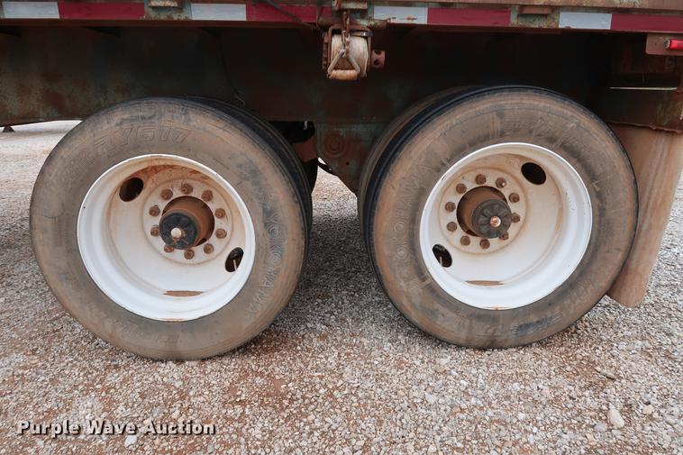 image for item DG3415 1997 Fruehauf PBA-NF2-45N flatbed trailer