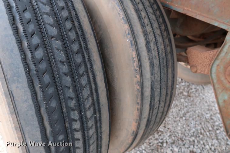 image for item DG3415 1997 Fruehauf PBA-NF2-45N flatbed trailer