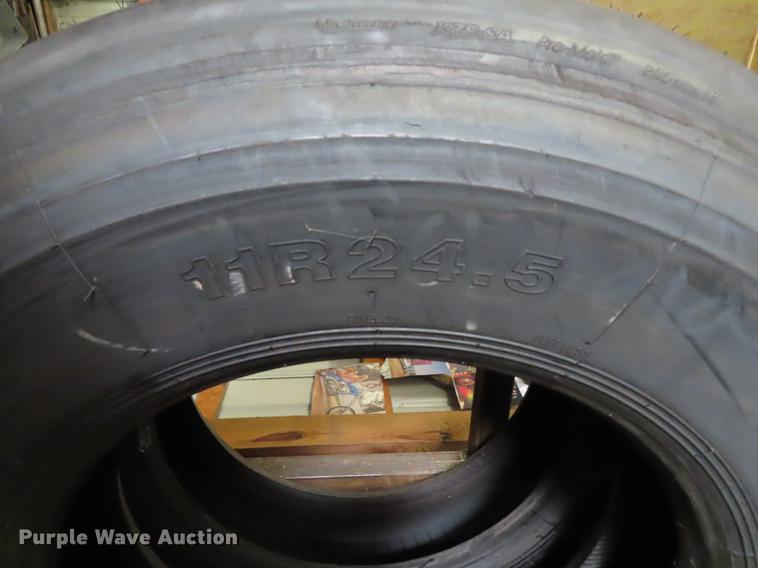 image for item DI9466 Tire rack and tires