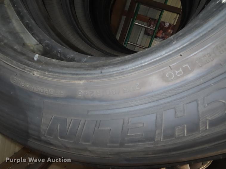 image for item DI9466 Tire rack and tires