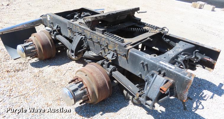image for item DI9486 2008 Peterbilt 387 semi truck rear axle assembly