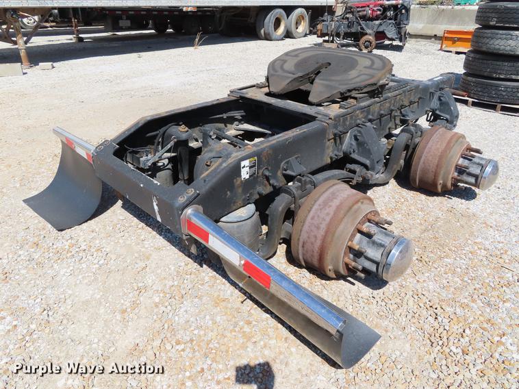 image for item DI9486 2008 Peterbilt 387 semi truck rear axle assembly