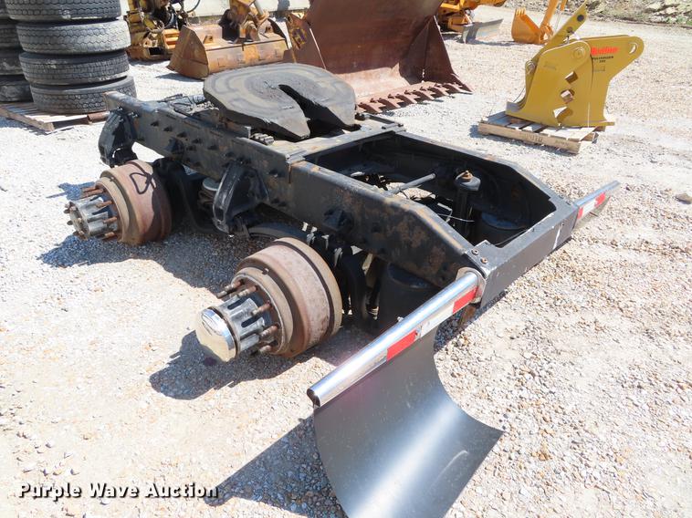 image for item DI9486 2008 Peterbilt 387 semi truck rear axle assembly