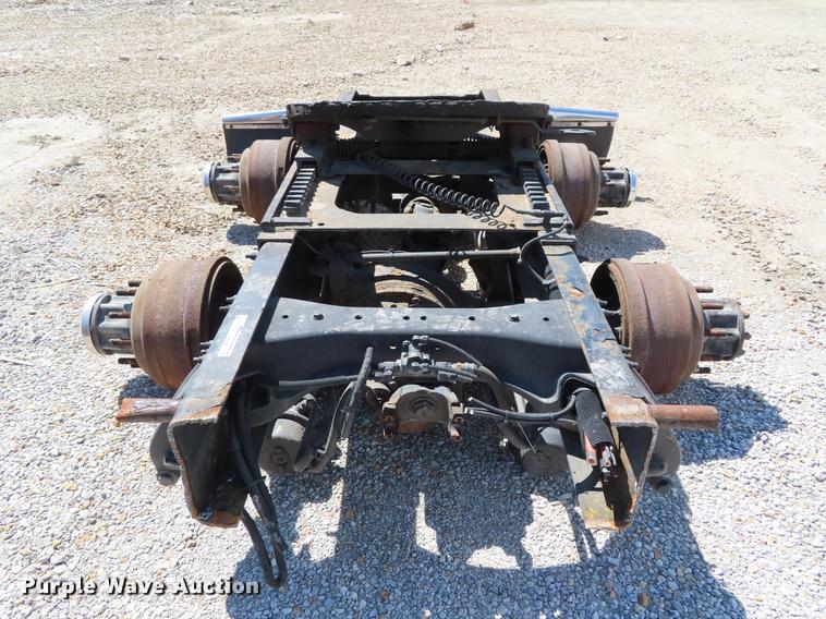 image for item DI9486 2008 Peterbilt 387 semi truck rear axle assembly
