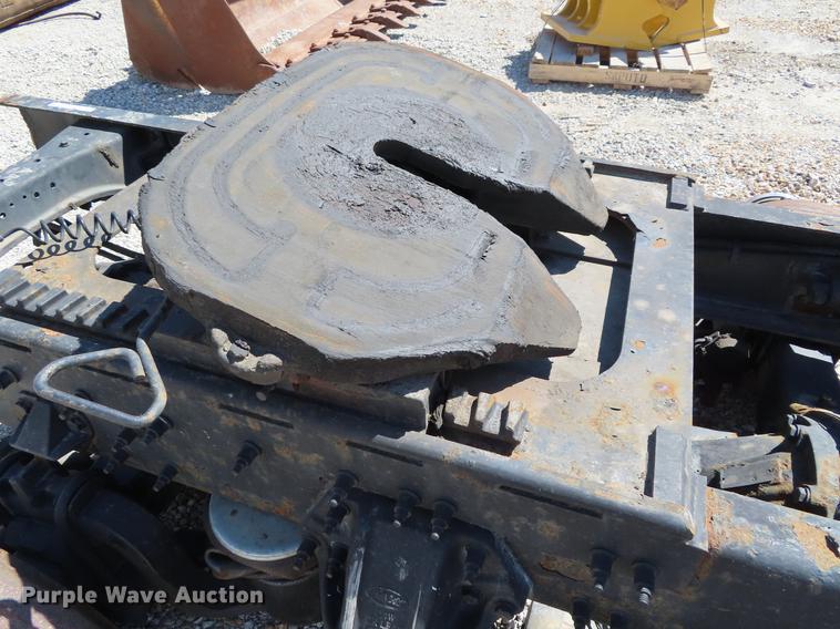 image for item DI9486 2008 Peterbilt 387 semi truck rear axle assembly