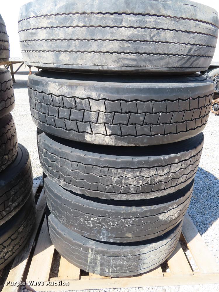 image for item DI9489 (10) 22.5 aluminum wheels and tires